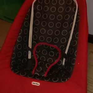 Baby bouncy seat. Only used a few times. Great con